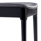 Silla de comedor Spindle Back marrón/negra, asiento de vinilo, capacidad para 1 persona, 226 kg de capacidad